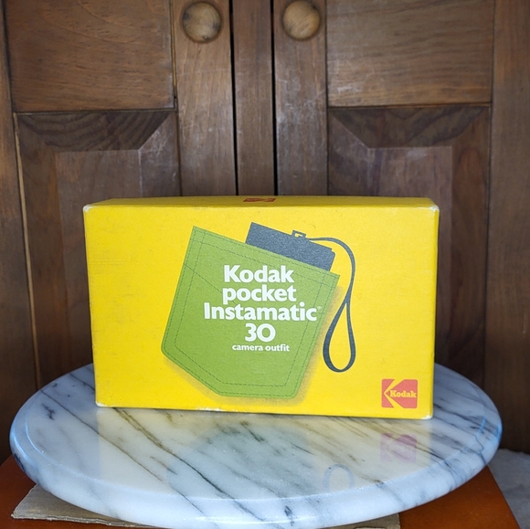 Kodak Pocket Instamatic 30 Camera in Yellow Box - Picture 15 of 15